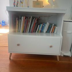 Delta Baby Changing Table Bookshelf Dresser
