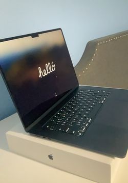 MacBook M2 2023  15 inch With Touch ID