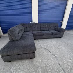 Large L-Shaped Sectional Sofa – Excellent Condition