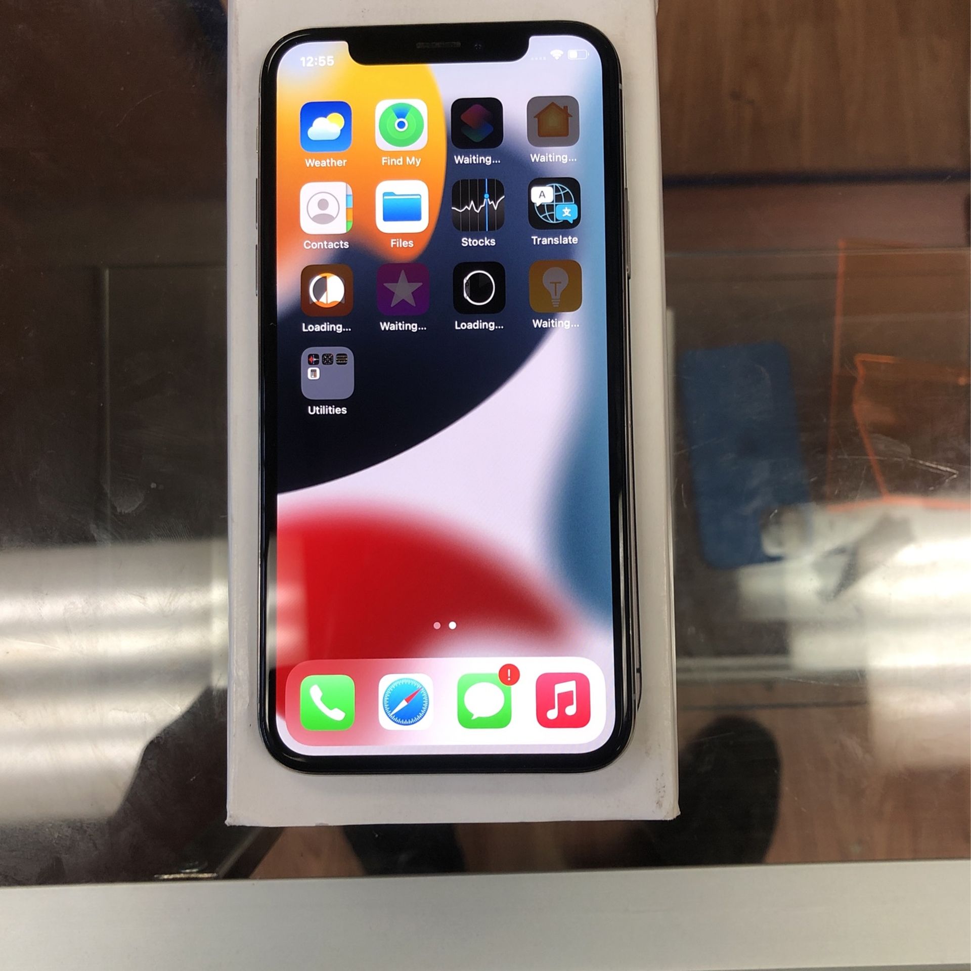 iPhone X Silver Factory Unlocked ! Now Accepting Financing !