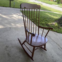 Wood Rocking chair 