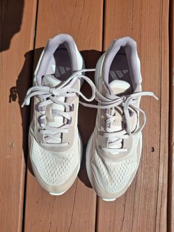 Ladies golf shoes 8.5
