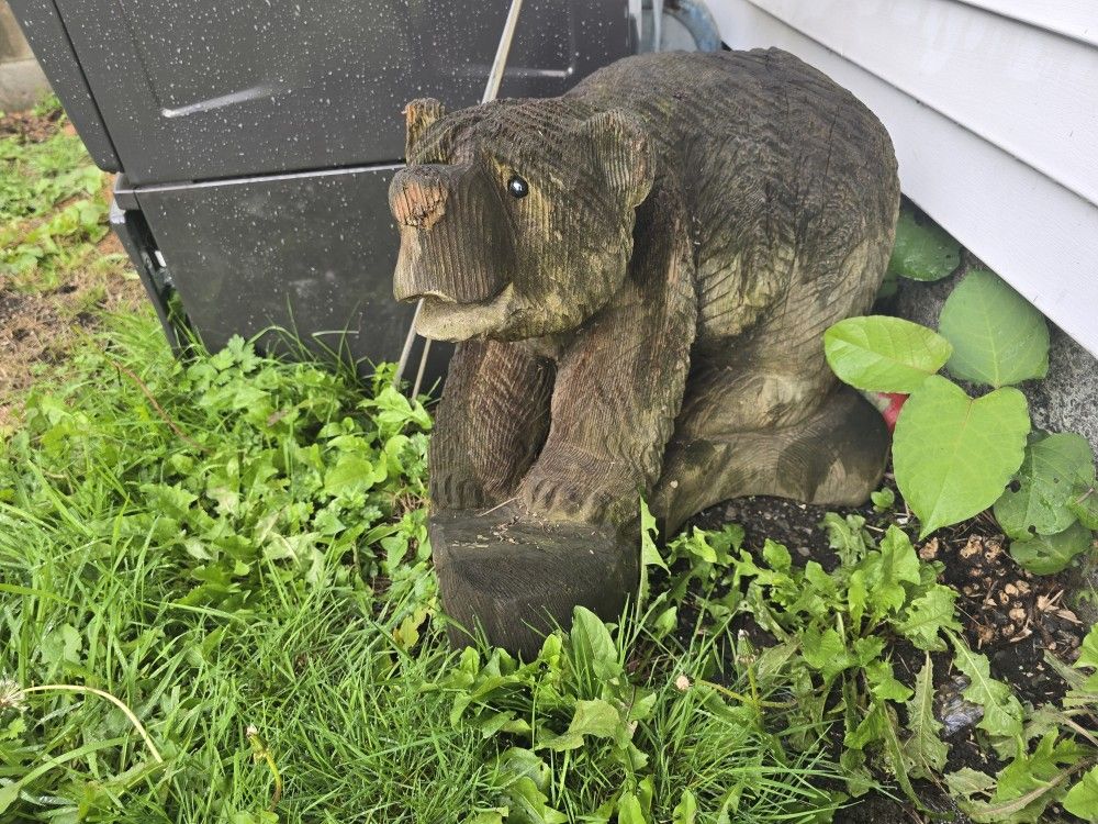 Wood Carve Bear