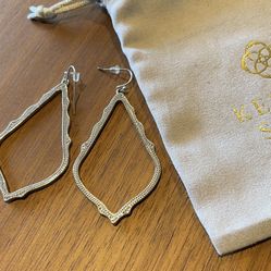 Kendra Scott Sophee Earrings W/bag