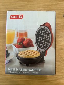 Mini waffle maker