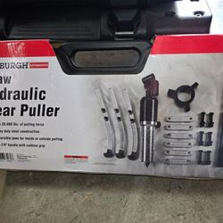 Pittsburgh 3 Jaw Hydraulic Gear Puller
