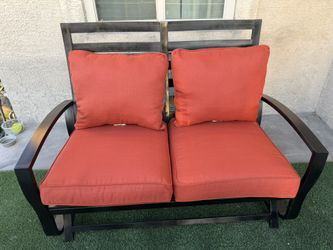 Patio,Outdoor,1 Love Seat swinging.with cushions.