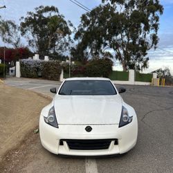 Nissan 370z OEM Part Out Part out Headlights Bumper Fenders Pearl White Nismo Head Lights