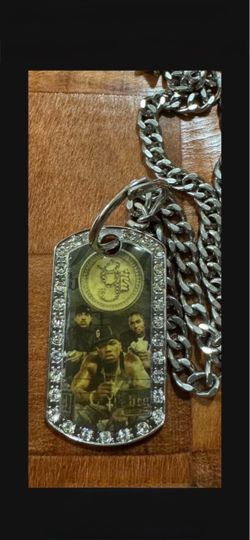 50 CENT NECKLACE. G UNIT. PRELOVED.