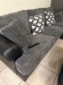 Large Gray Sectional Sofa w/ Chaise – $200