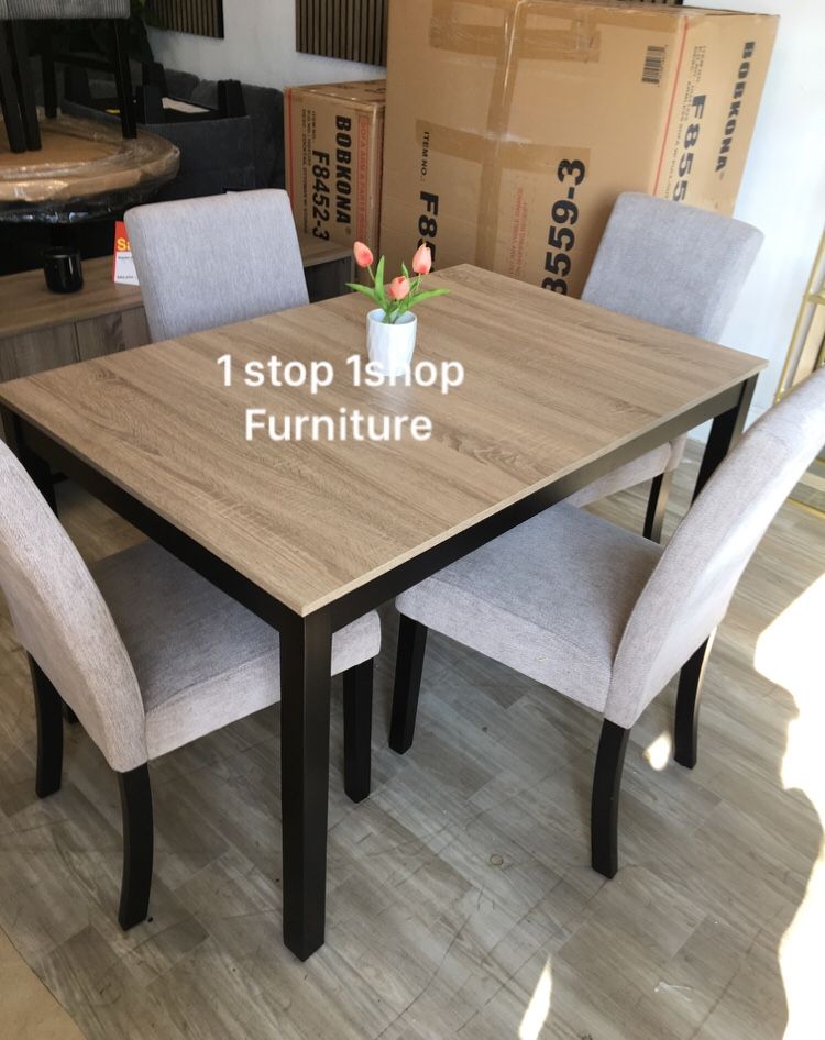 Beautiful! 5-pc Dining Table Set Wood Table Top & Soft Grey Fabric Upholstered Chairs