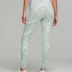 Lululemon Swift Speed High-Rise Tight 28" Reverberate Chevron Jacquard Silver Blue White