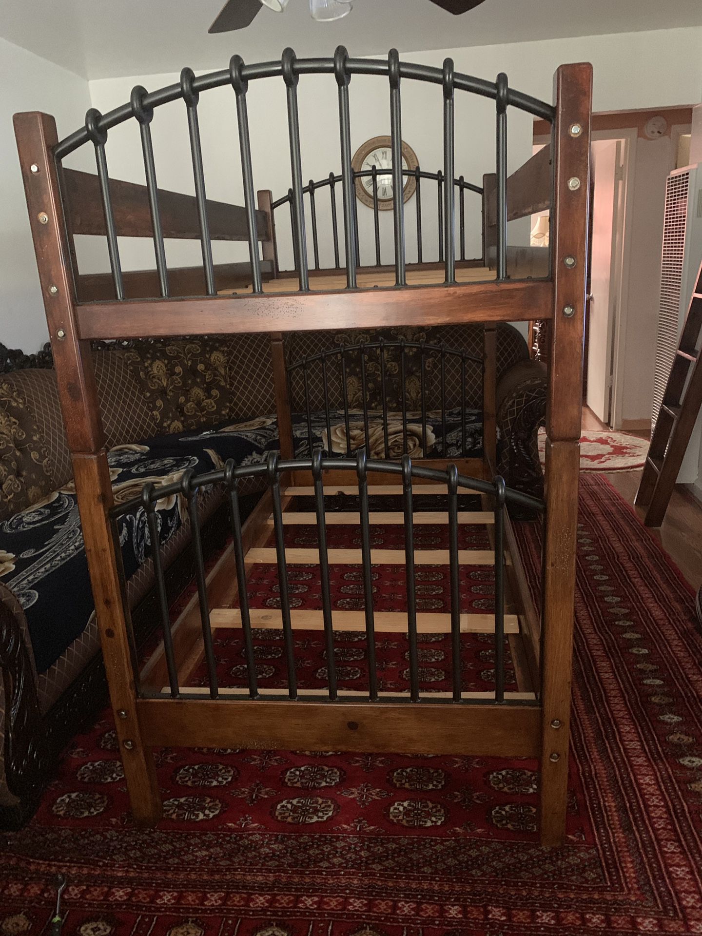 Twin bunk bed with 2 mattress