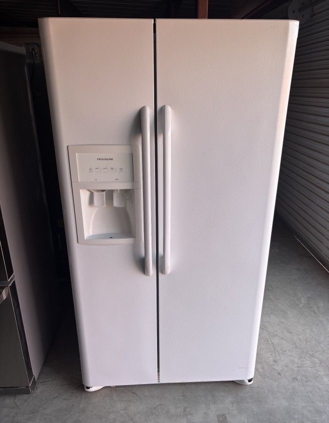 White Frigidaire Refrigerator And Freezer