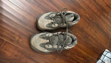 Yeezy 500 shoes