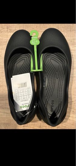 Black Crocs for women