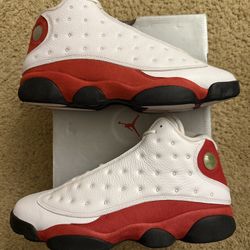 Size 13 (Pre owned, comes with original box) - 2017 Air Jordan 13 retro Chicago 