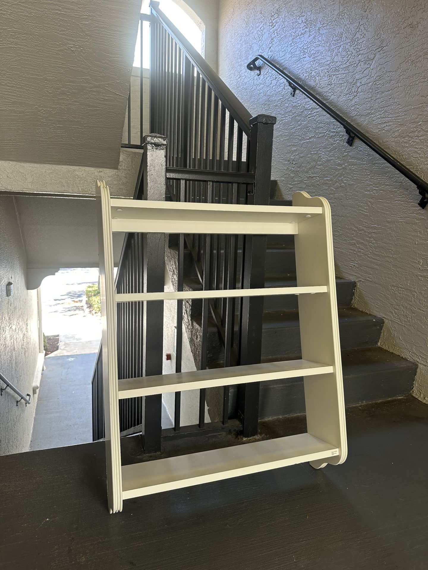 Free Standing Book/ Display Shelf