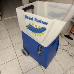 Silent Partner tennis Ball Machine