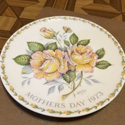 Yellow Rose Collector Plate