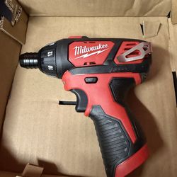 MILWAUKEE M12 12V Lithium-Ion Cordless 1/4 in. Hex Screwdriver (Tool-Only)