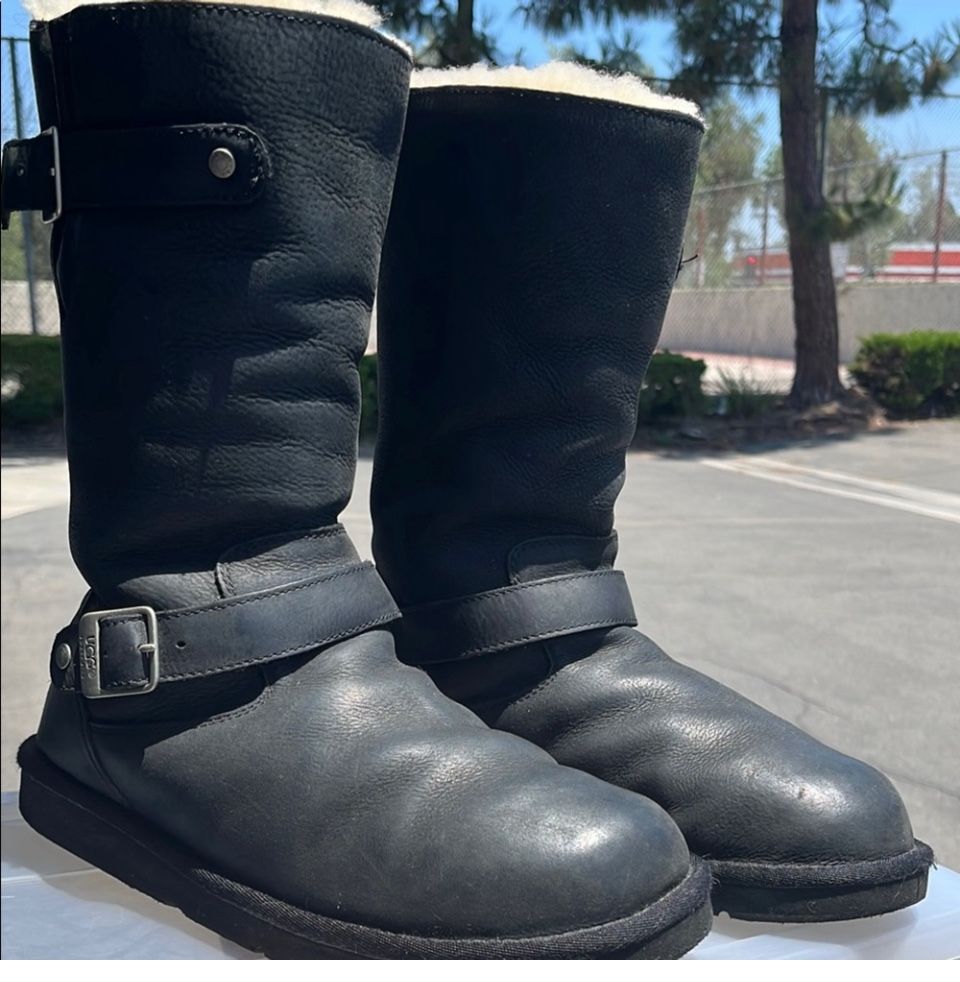 UGG® AUSTRALIA KENSINGTON 5678 LEATHER PULL ON size 10