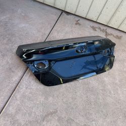 2018 2019 2020 2021 2022 2023 2024 TOYOTA CAMRY SE REAR TRUNK LID 