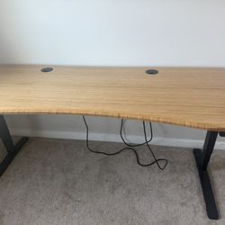 Uplift bamboo Desk