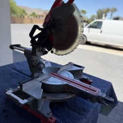 Milwaukee Fuel M18 Miter Saw 