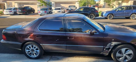 Lexus LS400