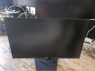Dell Flat Screen Monitor with Stand