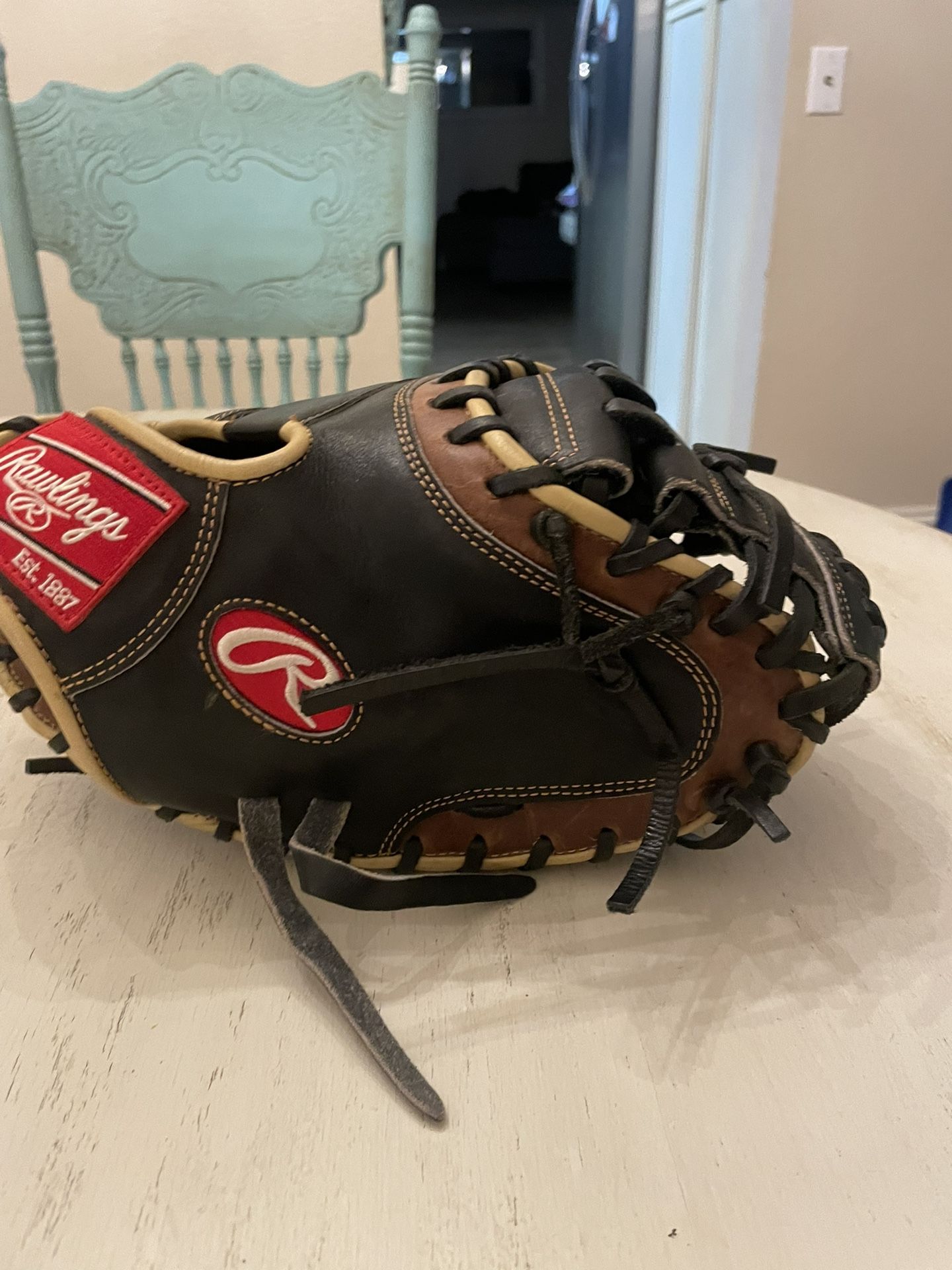 Rawlings Heart of the Hide 33” Catchers Glove