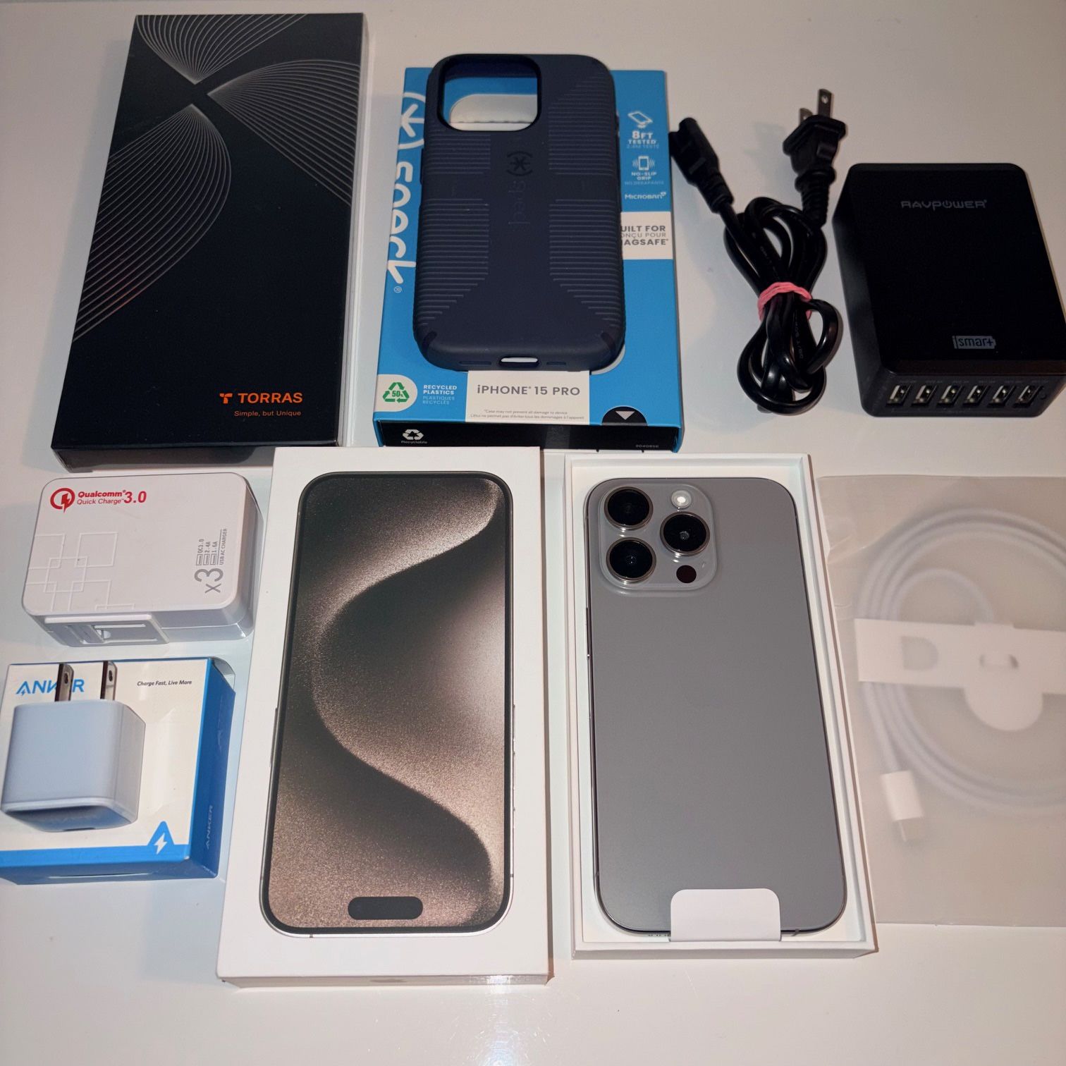 Apple Iphone 15 Pro NEW Unlocked Natural Titanium LOTS of Accessories 