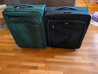 Victorinox carry-on luggage bags - black and green Swiss Army Mobilizer 20X
