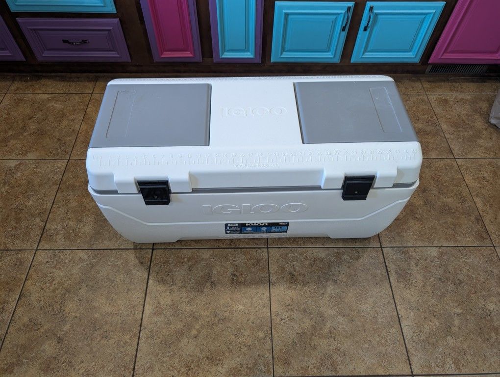 Igloo 165-quart Maxcold Chest Cooler with Butterfly Quick Access Hatch