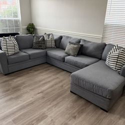 Beautiful 3-Piece Gray Sectional Sofa