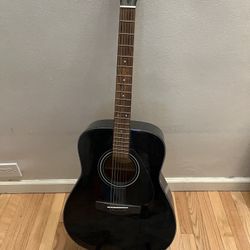 Yamaha F335 Guitar
