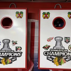 BLACKHAWKS BOARDS W/ BAGS 