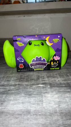 Midnight Squishy Bat Dough-Filled T12