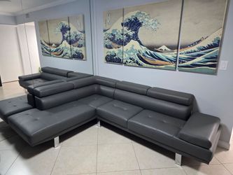Leather sectional couch/sofa