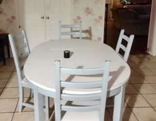 Round Leaf table