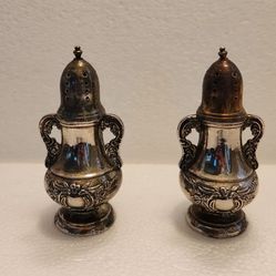 Towle EP Vintage Silver Plated Heavy Salt & Pepper shakers