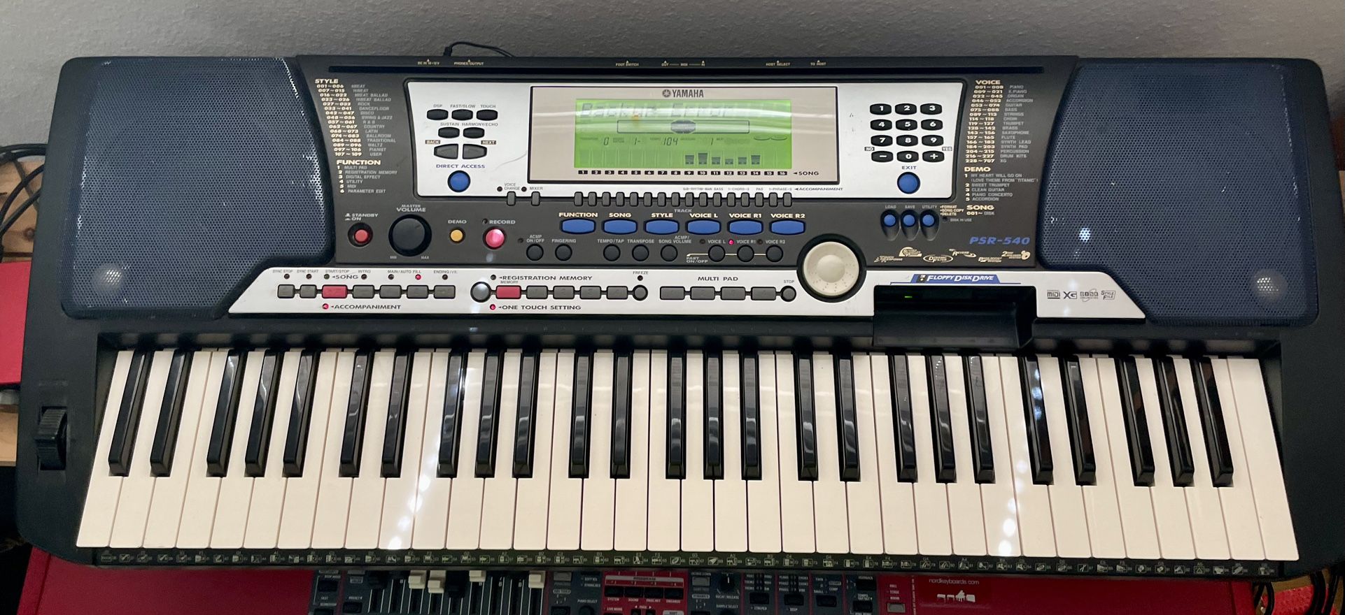 Yamaha PSR-540 Arranger Keyboard 61-key