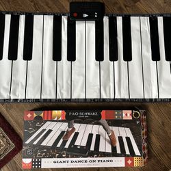 FAO Schwarz Giant Dance On Piano  CHRISTMAS! 