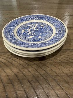 Blue Willow Ceramic Plates Set of 4