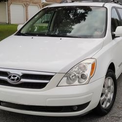 2008 Hyundai Entourage