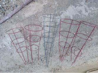 5 Tomato Cages