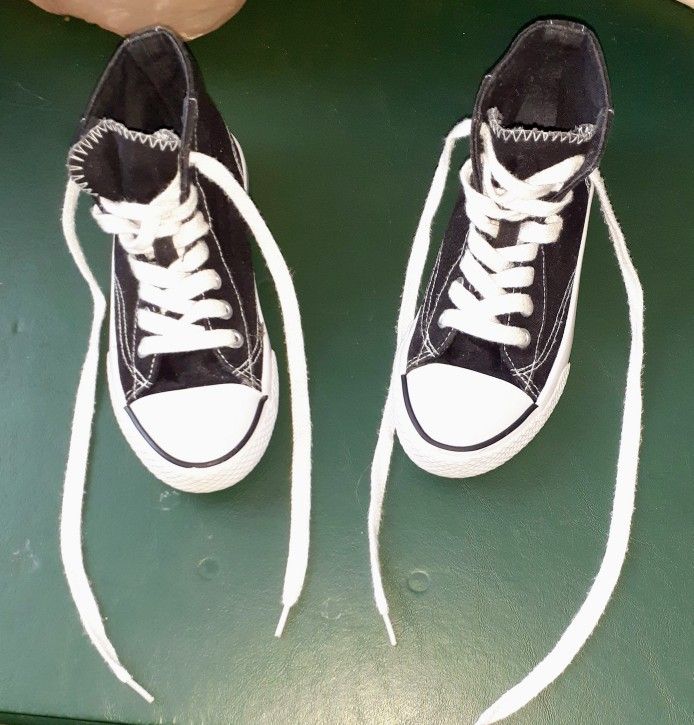 Boys Airwalk High tops Sz 13 Cash