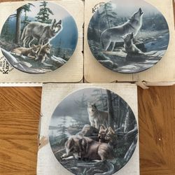 Decorative Plates, Wolves