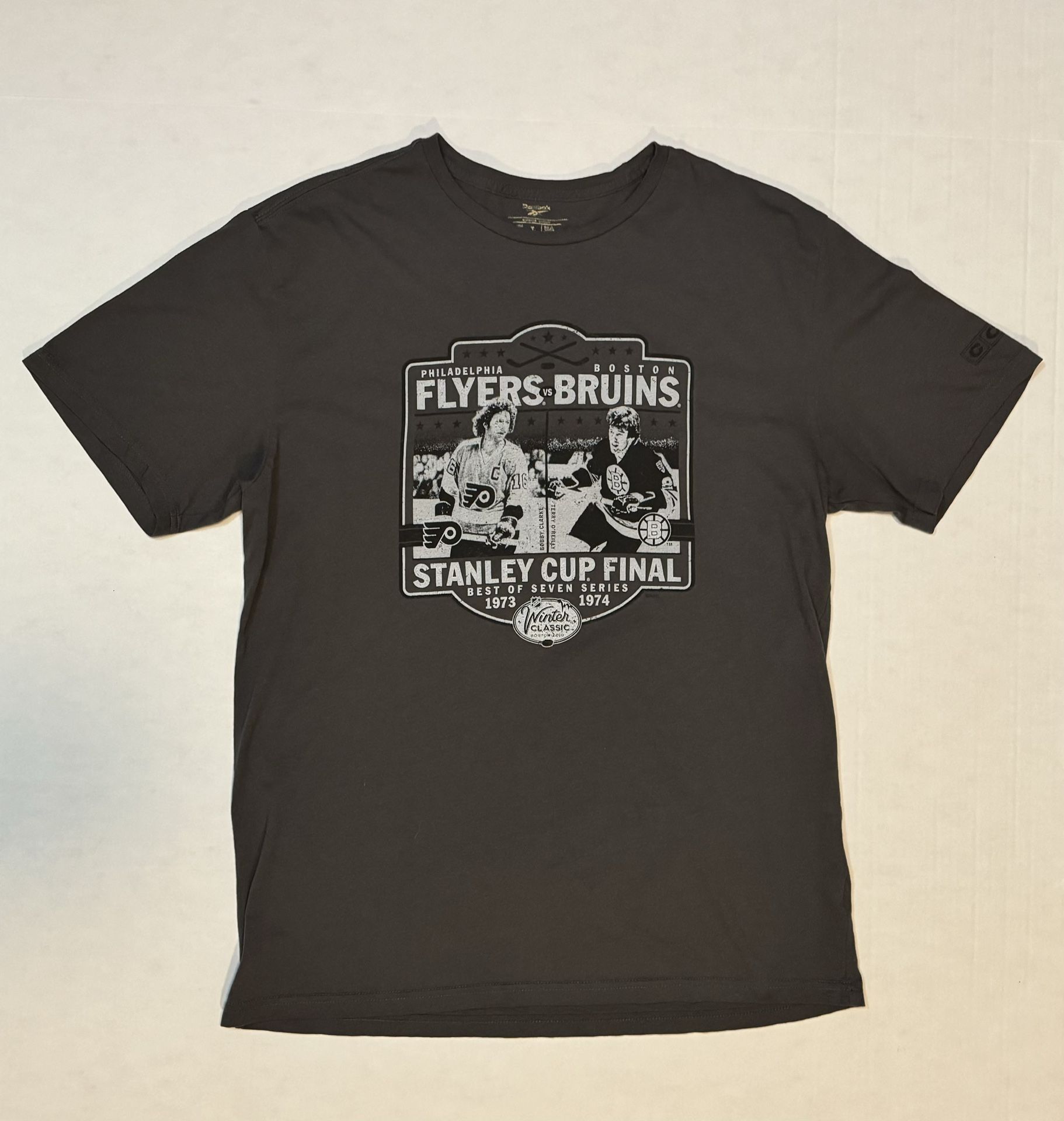Reebok 2010 Winter Classic T Shirt. Flyers Vs Bruins. Size Large.